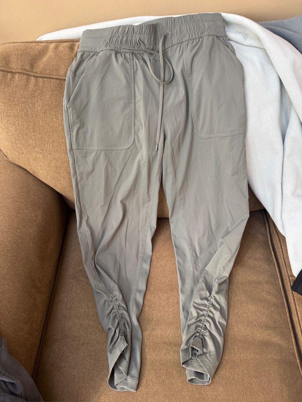 Lululemon Women’s Lightweight Drawstring Jogger Pants - Greenish grey size 6